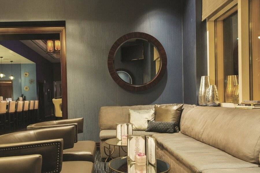 The Signature at MGM Grand - All Suites lounge