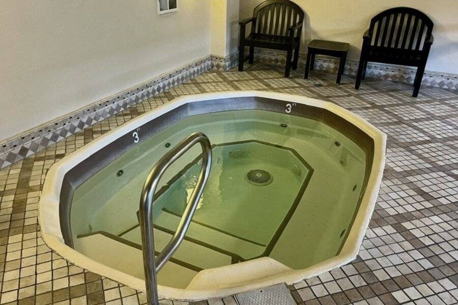 Jockey Resort Suites Center Strip jacuzzi