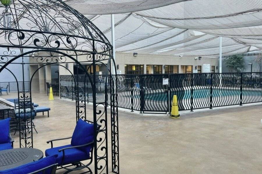 Jockey Resort Suites Center Strip pool