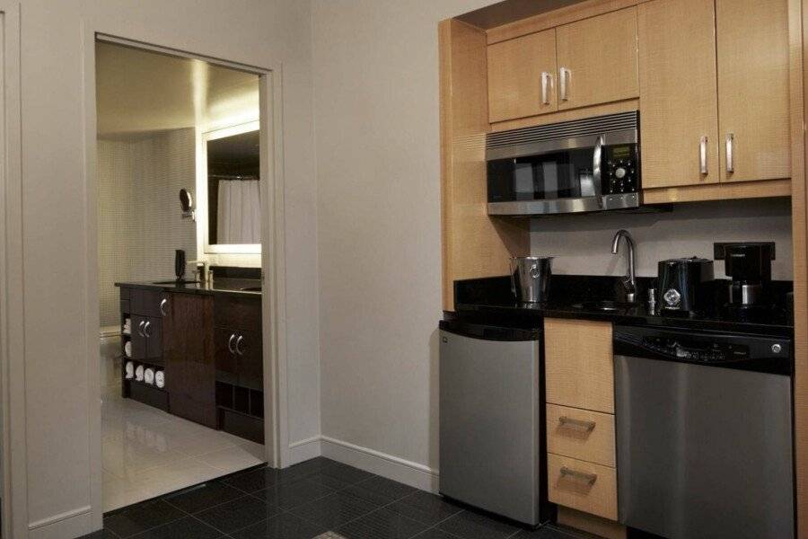 Hilton Grand Vacations Club Elara Center Strip Las Vegas kitchen