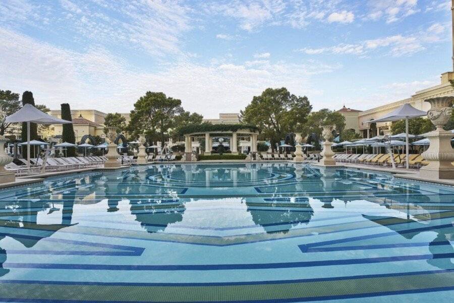 Bellagio outdoor pool