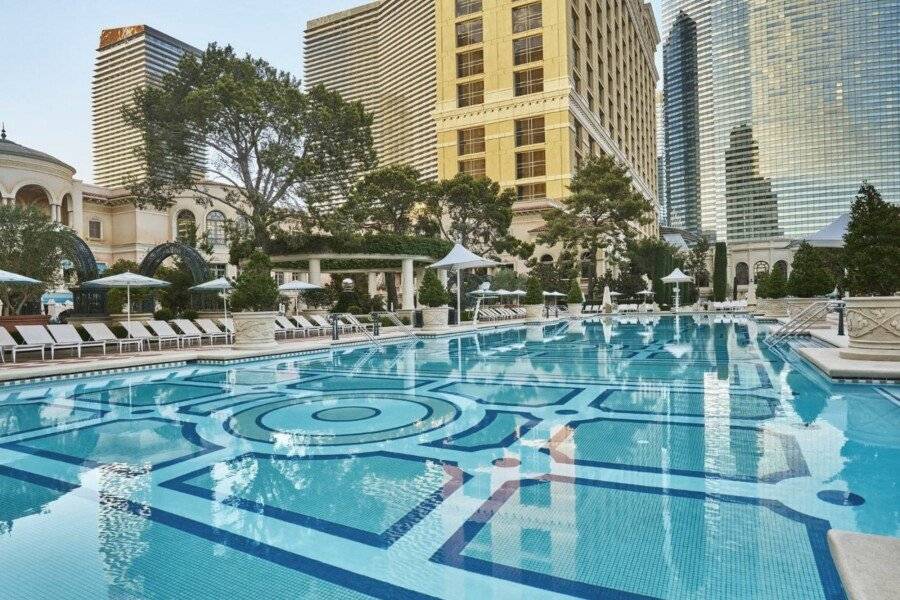 Bellagio outdoor pool