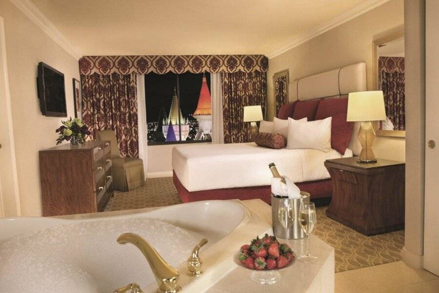 Excalibur hotel bedroom,bathtub