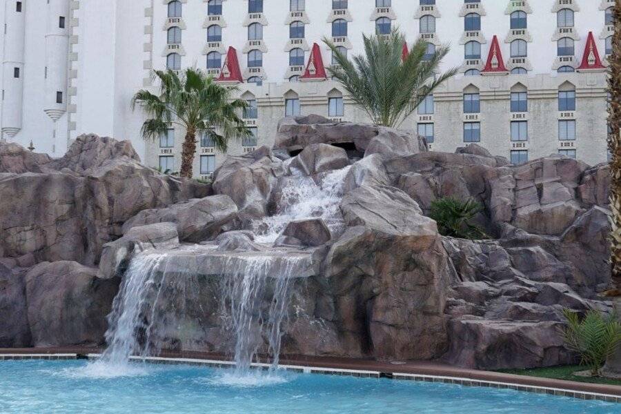 Excalibur outdoor pool,hotel facade