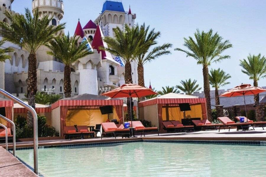 Excalibur outdoor pool,hotel facade