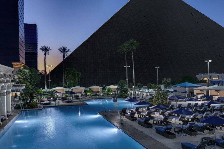 Luxor outdoor pool,hotel facade