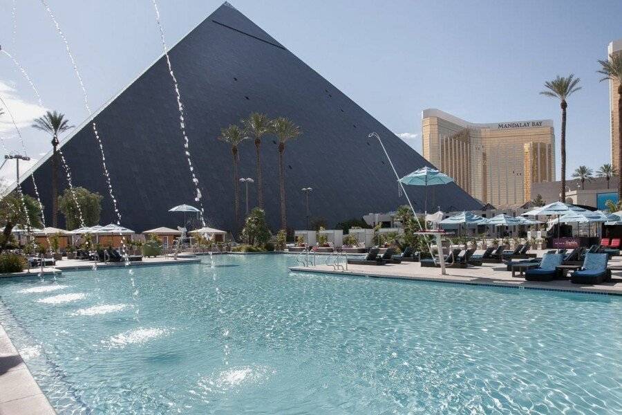 Luxor outdoor pool,hotel facade