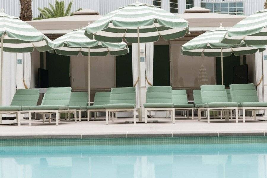 Park MGM Las Vegas outdoor pool