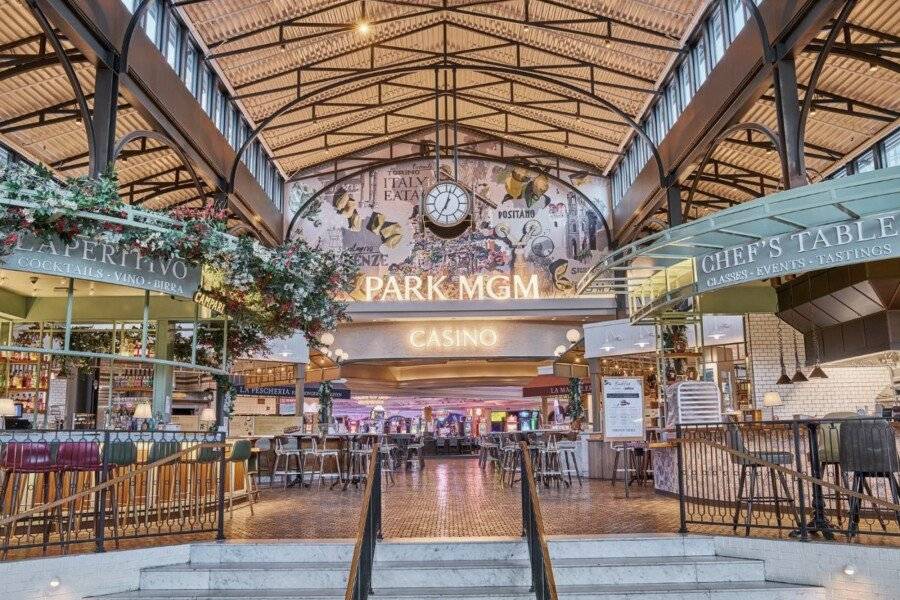 Park MGM Las Vegas restaurant, casino