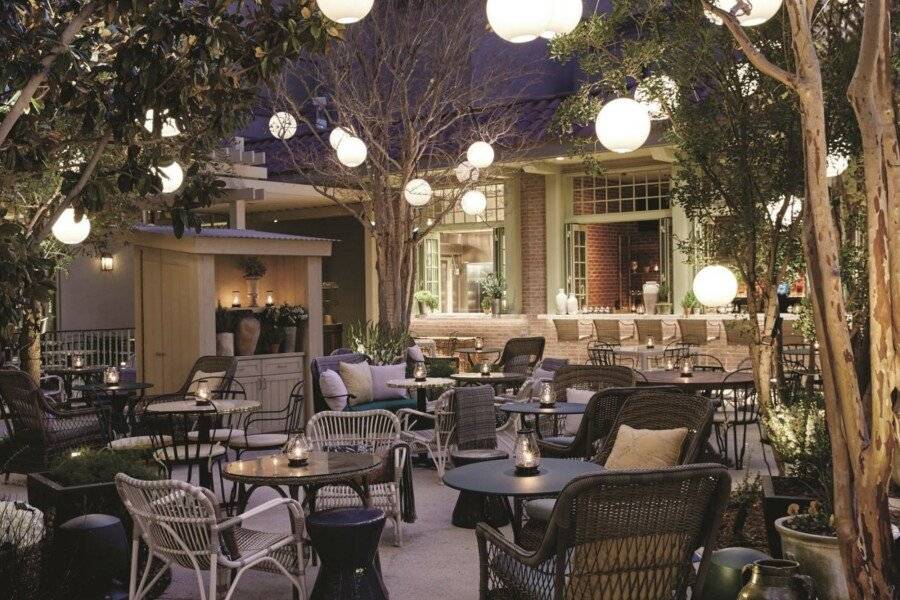 Park MGM Las Vegas restaurant, bar, garden