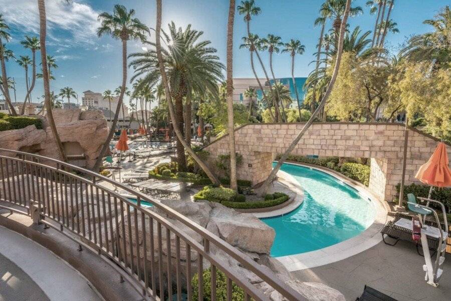 MGM Grand outdoor pool,garden