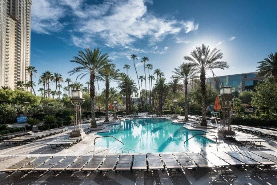 MGM Grand outdoor pool