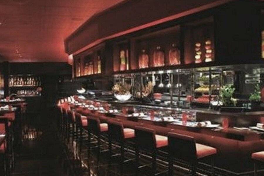 MGM Grand restaurant, bar