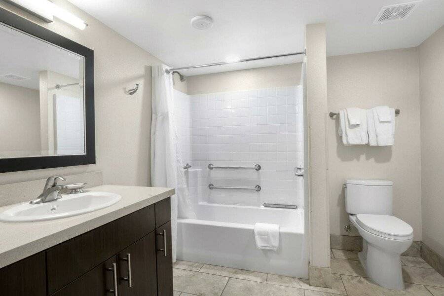 The Carriage House bathtub