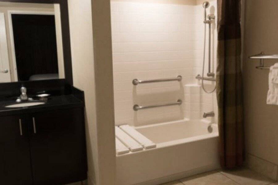 The Carriage House bathtub