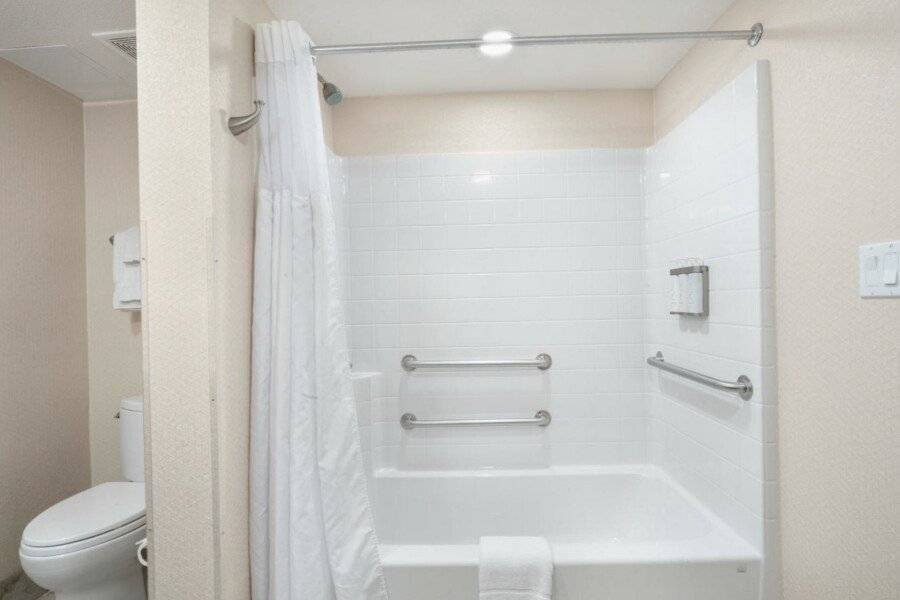 The Carriage House bathtub