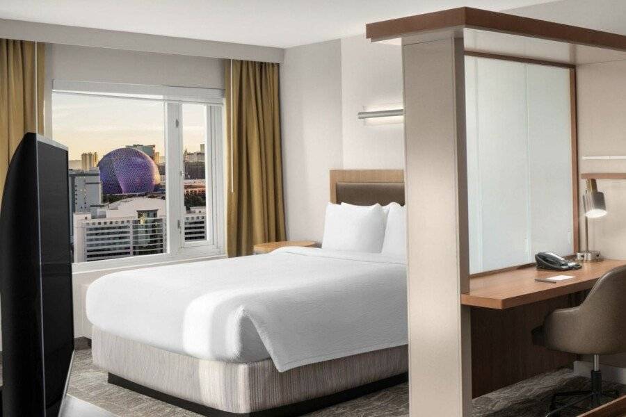 SpringHill Suites by Marriott Las Vegas Convention Center hotel bedroom