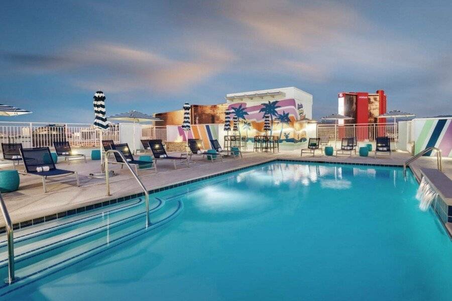 SpringHill Suites by Marriott Las Vegas Convention Center rooftop pool,outdoor pool,spa