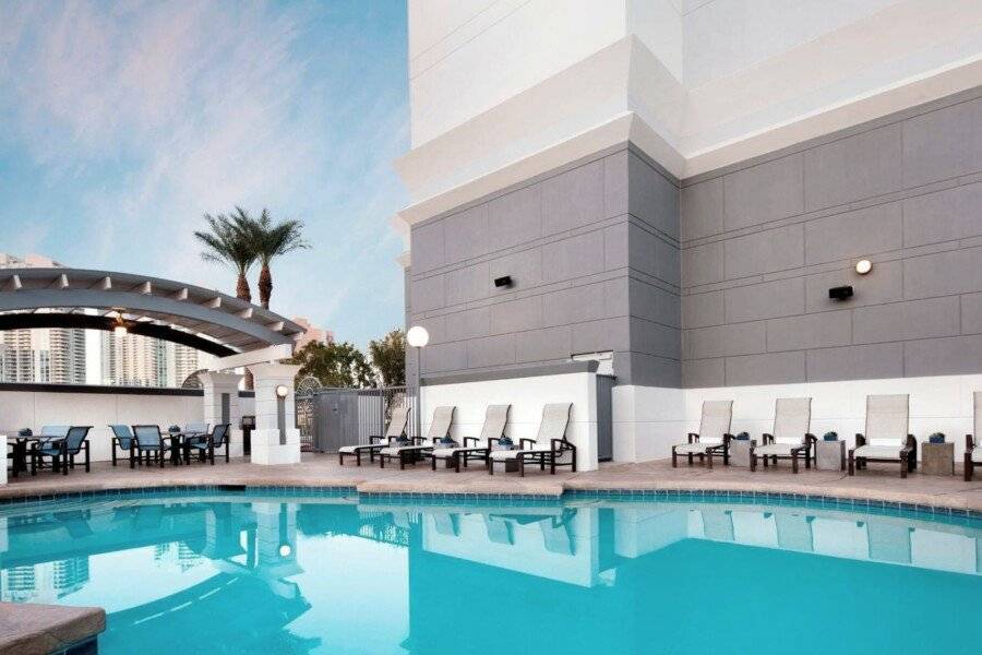 Las Vegas Marriott outdoor pool