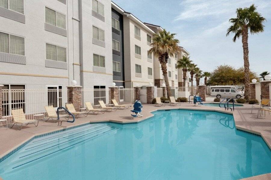 Fairfield by Marriott Inn & Suites Stadium Area facade,outdoor pool