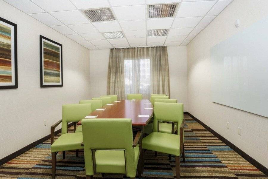 Fairfield by Marriott Inn & Suites Stadium Area conference room,meeting room