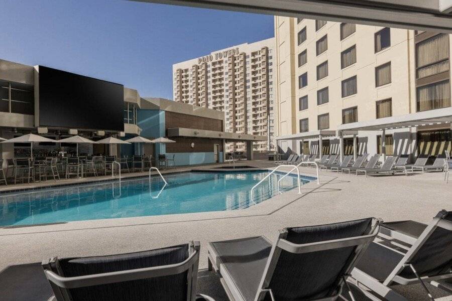 Marriott&#039;s Grand Chateau outdoor pool,hotel facade