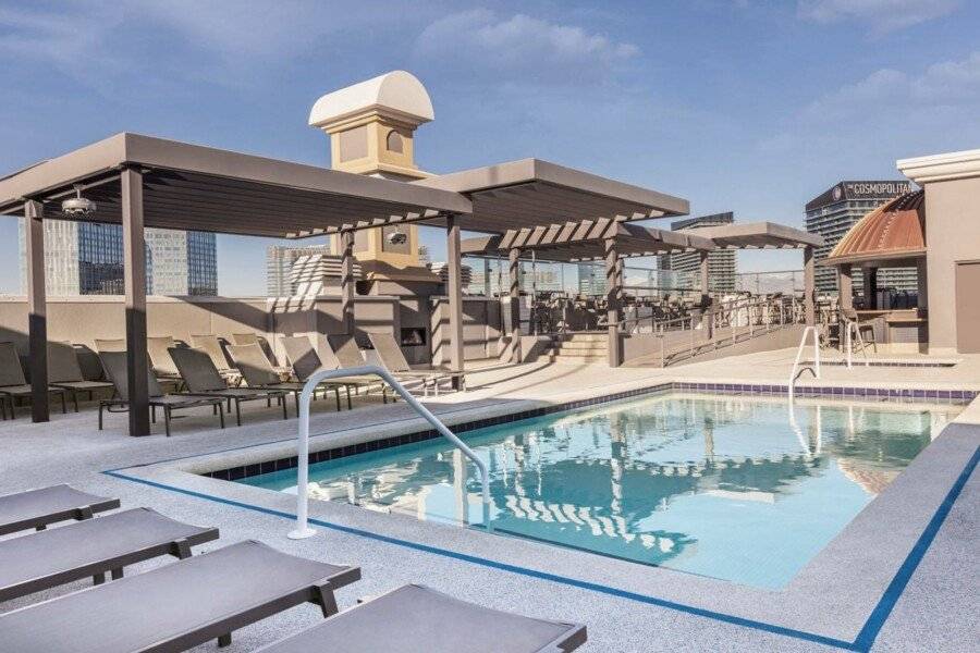 Marriott&#039;s Grand Chateau rooftop pool