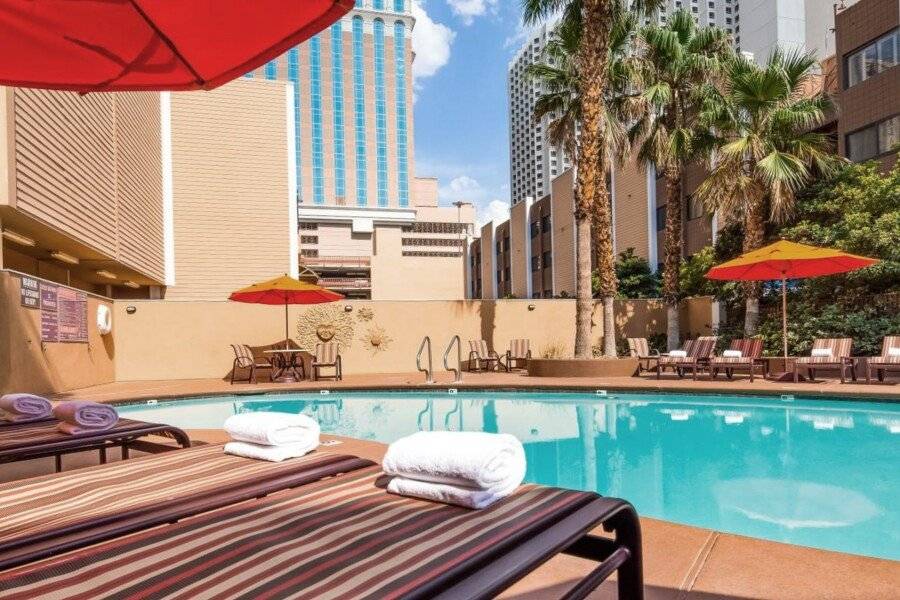 Best Western Plus Casino Royale - Center Strip outdoor pool