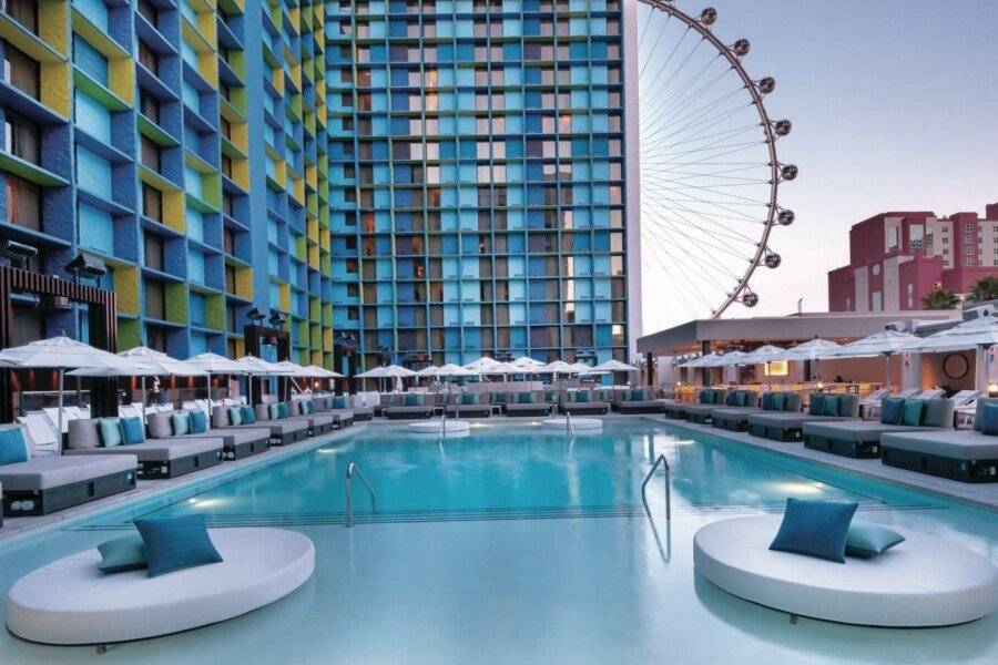 The LINQ Hotel and Casino facade,outdoor pool