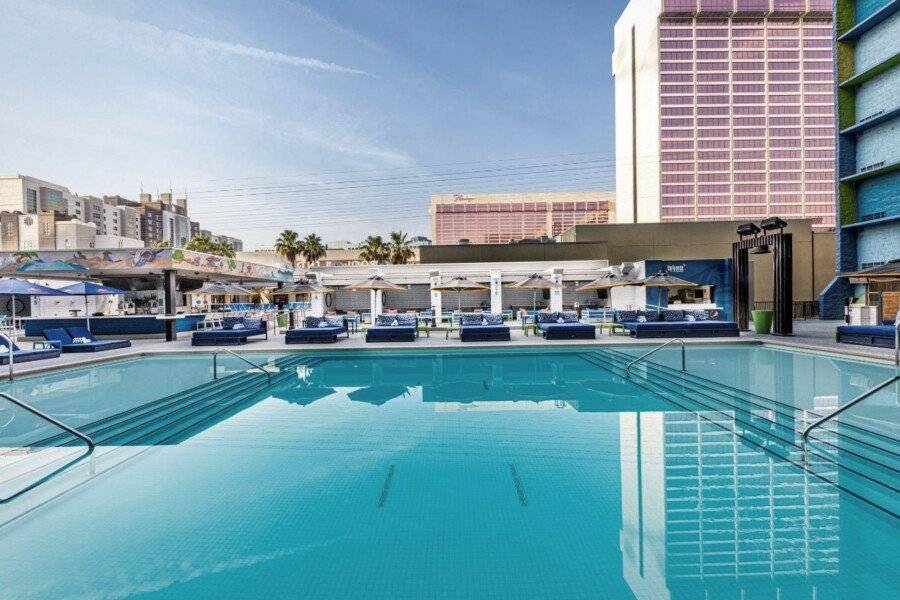 The LINQ Hotel and Casino outdoor pool