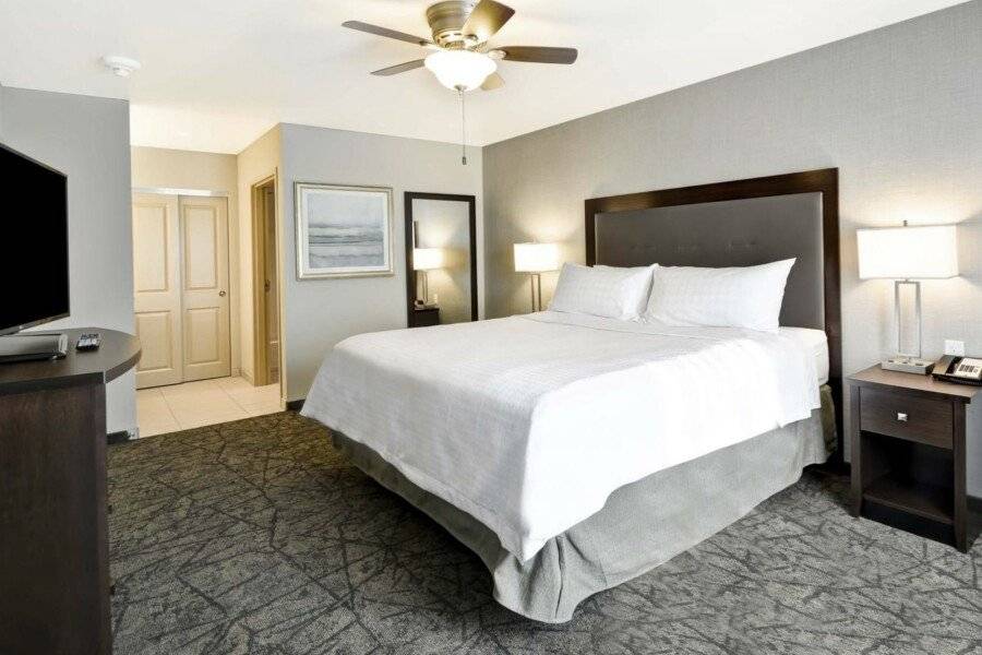 Homewood Suites By Hilton City Center hotel bedroom