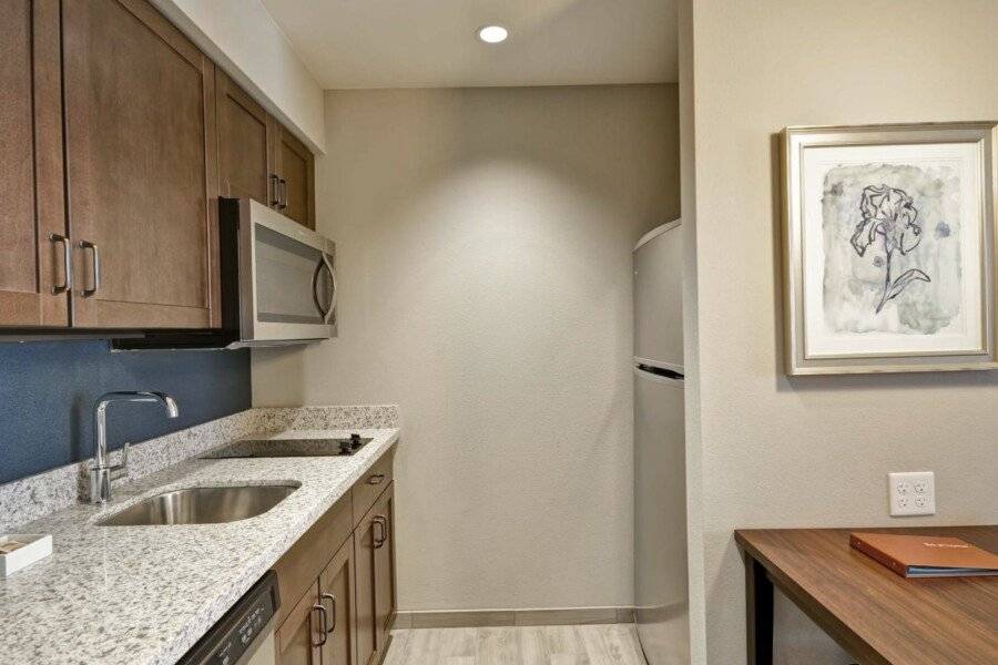 Homewood Suites By Hilton City Center kitchen