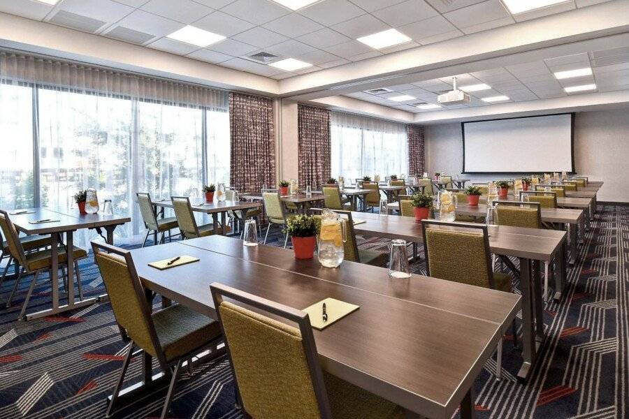 Hampton Inn & Suites Convention Center - No Resort Fee conference room,meeting room