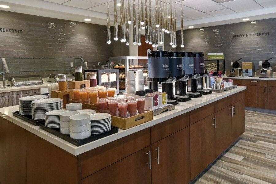 Home2 Suites by Hilton Convention Center breakfast
