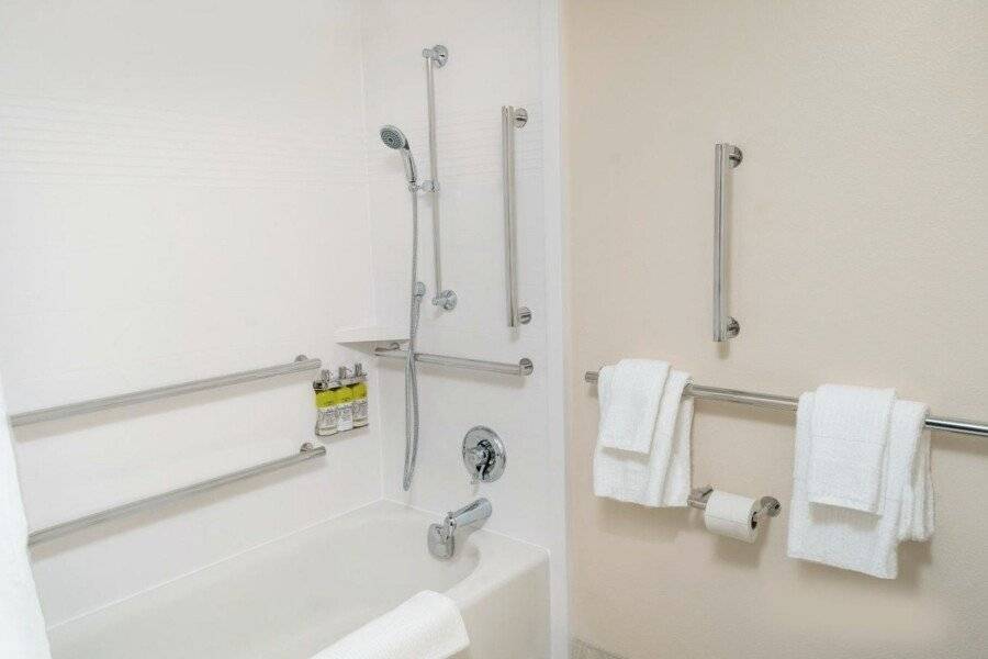 Candlewood Suites bathtub