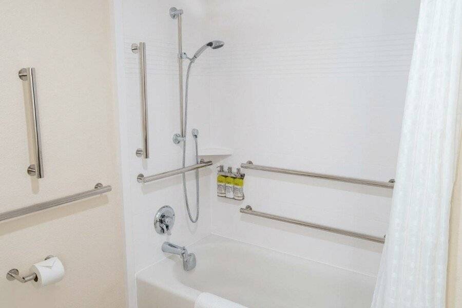 Candlewood Suites bathtub