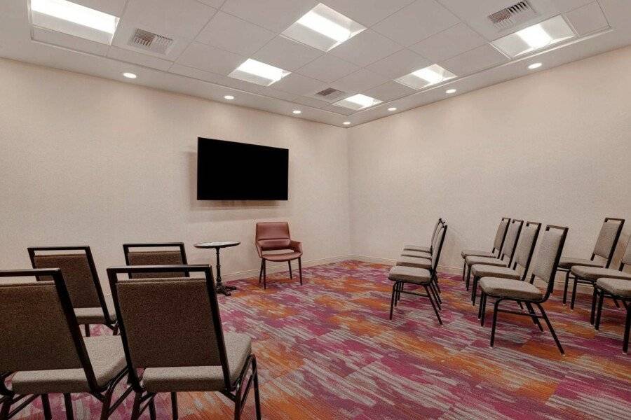 Home2 Suites By Hilton Las Vegas Northwest meeting room