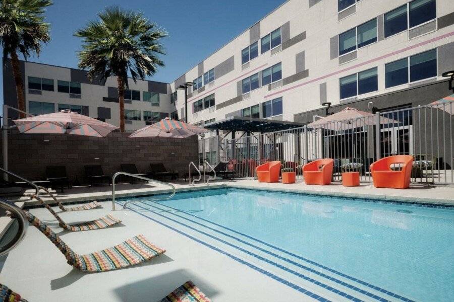 Aloft Henderson, Las Vegas outdoor pool