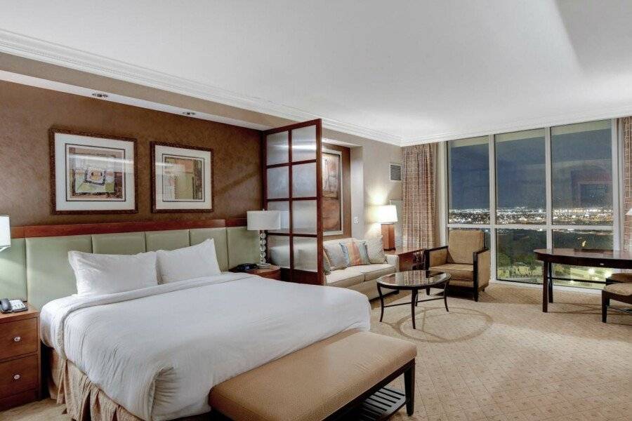 MGM Signature Towers by FantasticStay hotel bedroom