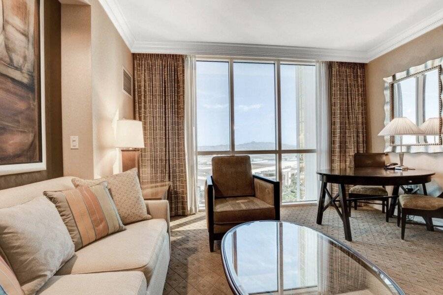 MGM Signature Towers by FantasticStay hotel bedroom