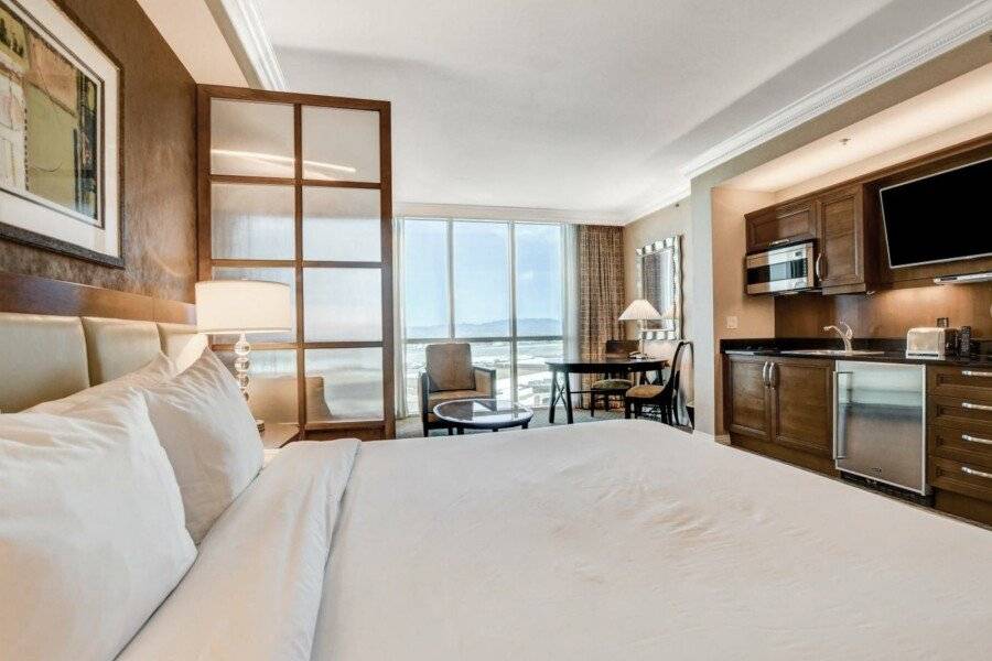 MGM Signature Towers by FantasticStay hotel bedroom,kitchen,ocean view