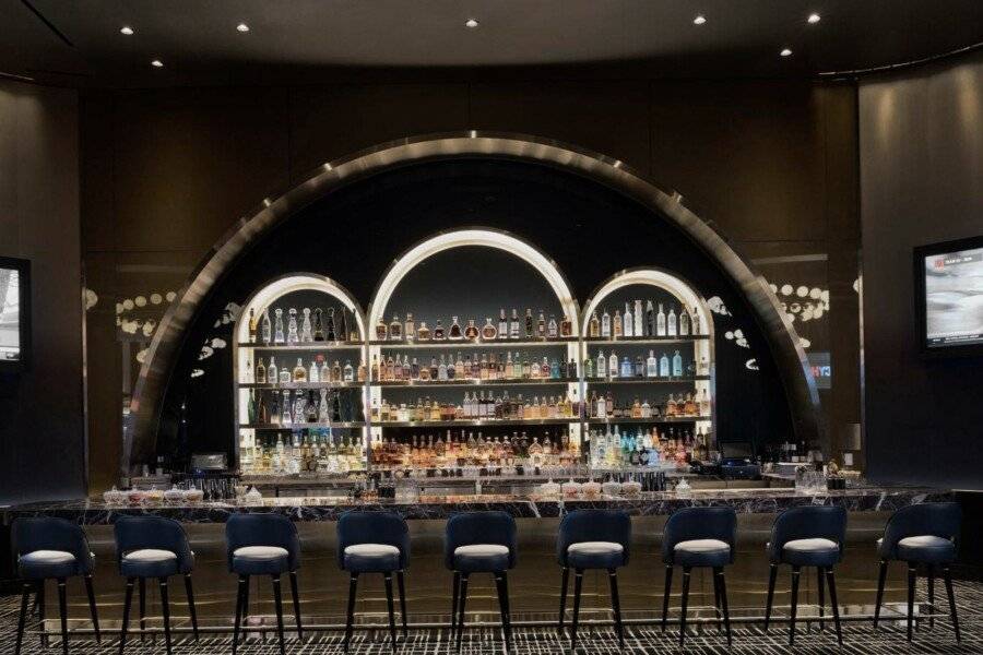 Fontainebleau Las Vegas bar