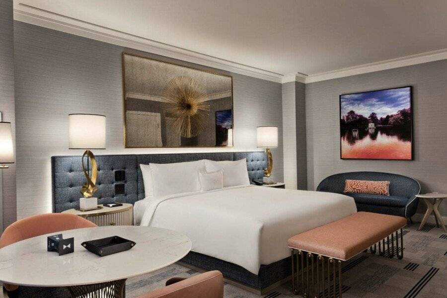 Fontainebleau Las Vegas hotel bedroom