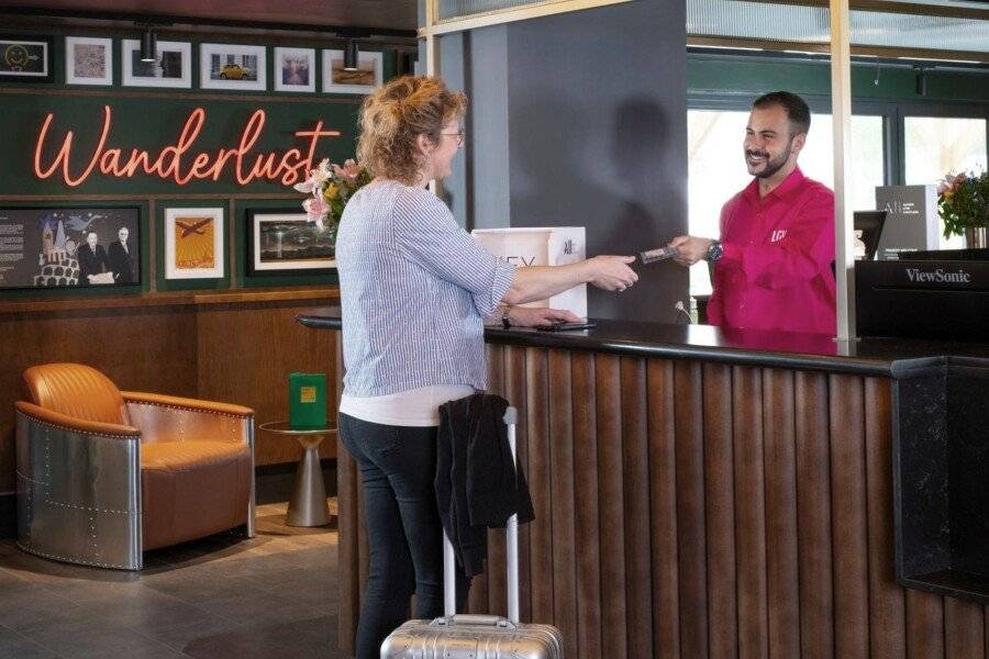 ibis Styles London Gatwick Airport front desk, lobby, 