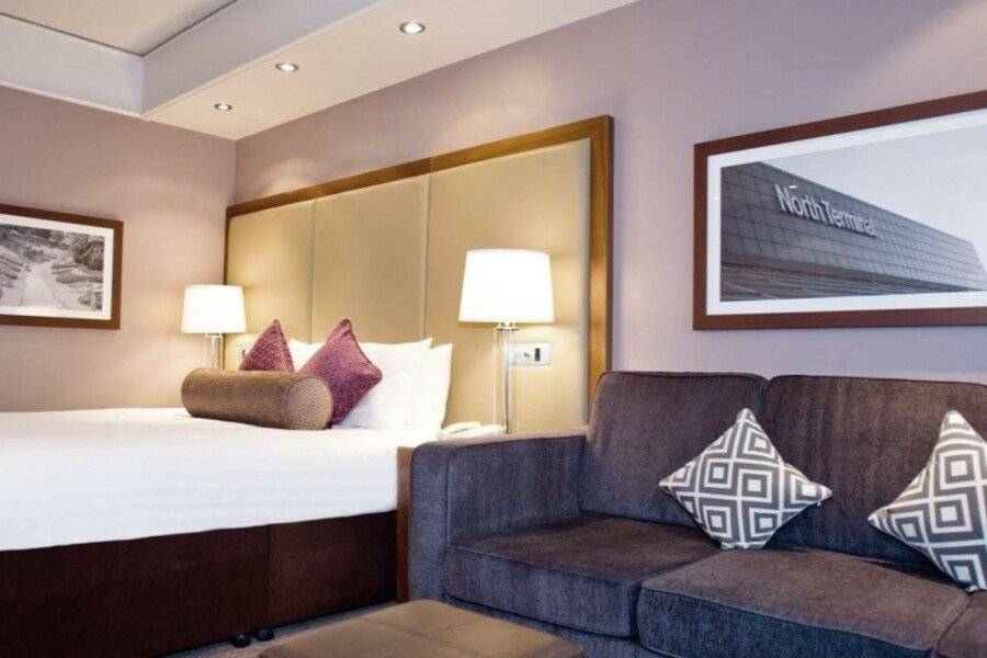 Sandman Signature London Gatwick Hotel hotel bedroom