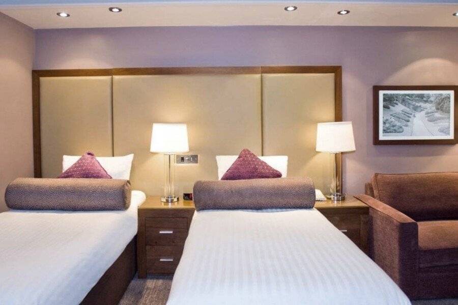 Sandman Signature London Gatwick Hotel hotel bedroom