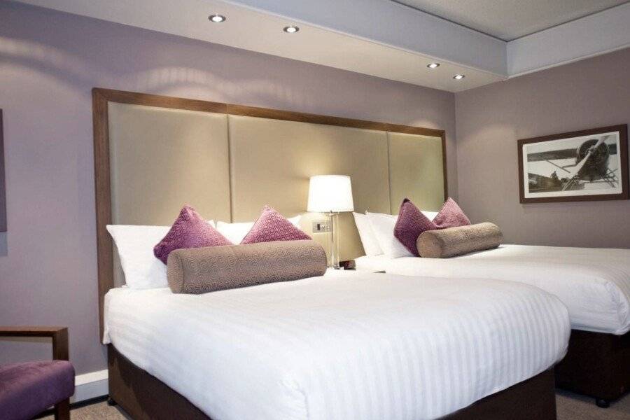 Sandman Signature London Gatwick Hotel hotel bedroom