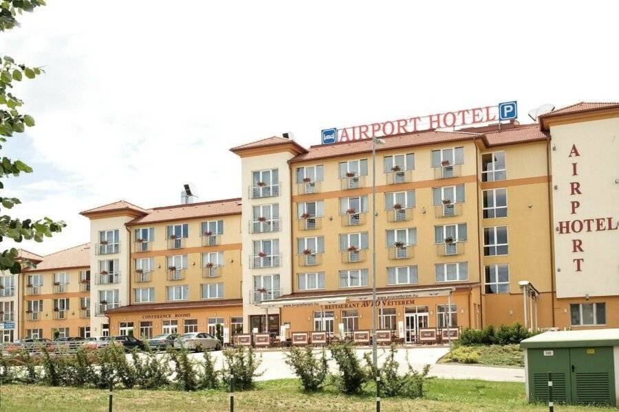 Airport Hotel Budapest facade,airport