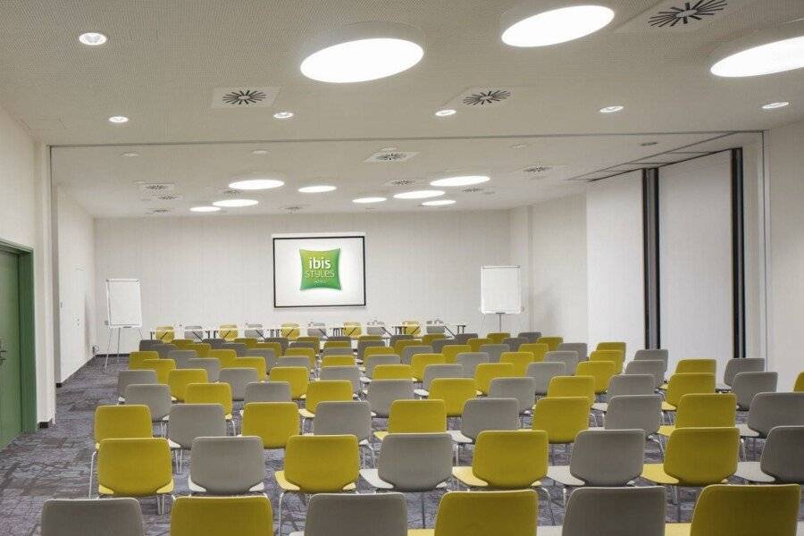 ibis Styles Budapest Airport conference room,meeting room