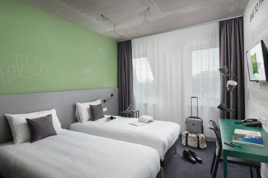 ibis Styles Budapest Airport hotel bedroom